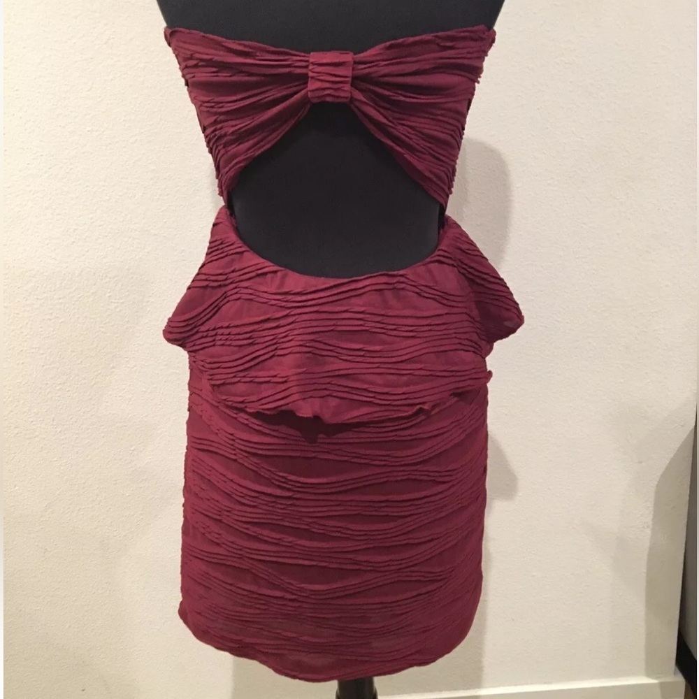 Love Culture women’s dress small wine Burgundy Peplum Mini Strapless Bow bodycon - Picture 4 of 7
